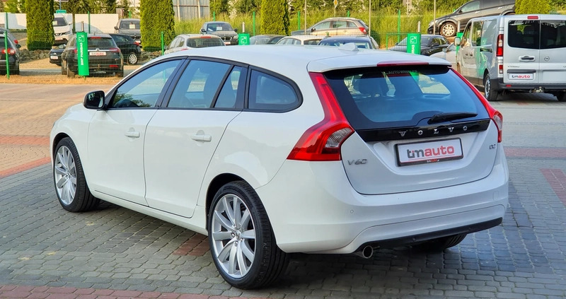 Volvo V60 cena 55900 przebieg: 212000, rok produkcji 2017 z Kraków małe 436